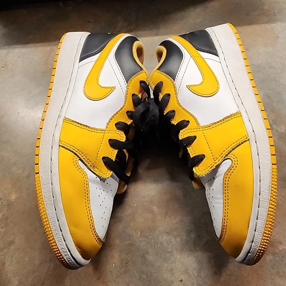 Nike Air Jordan 1 Retro Low GS Taxi Yellow Black White 553560-701 6.5Y =Women8.5